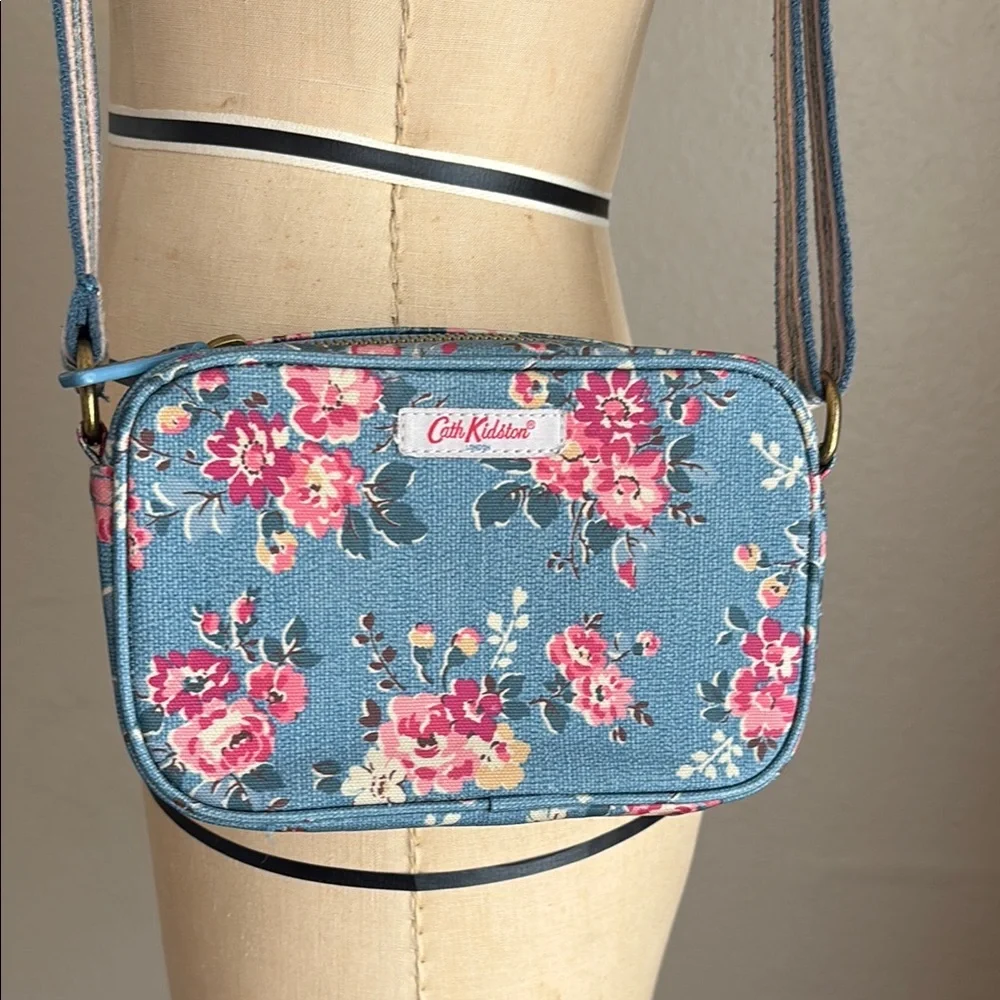 Cath Kidston London Floral Crossbody Bag - Picture 4 of 11